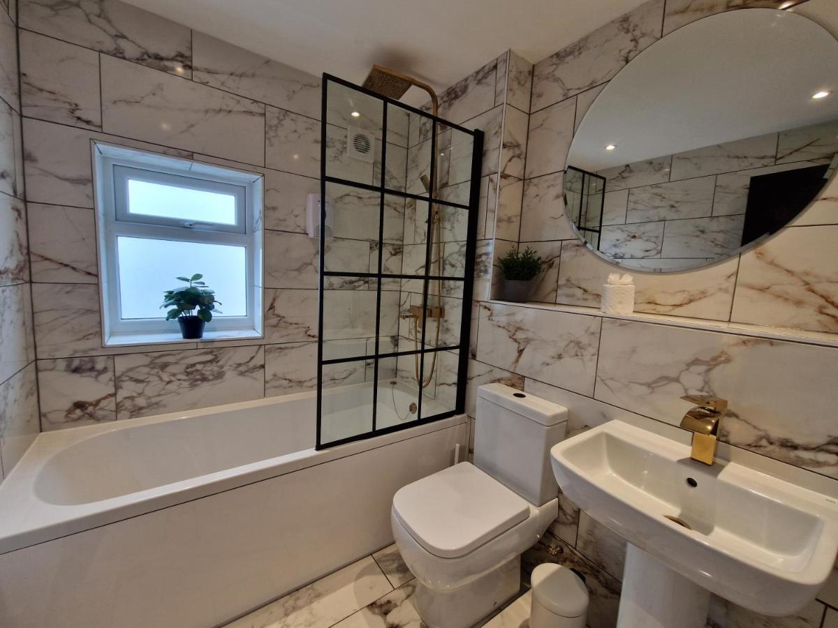 3 Bedroom Stylish Home Merthyr Merthyr Tydfil Esterno foto